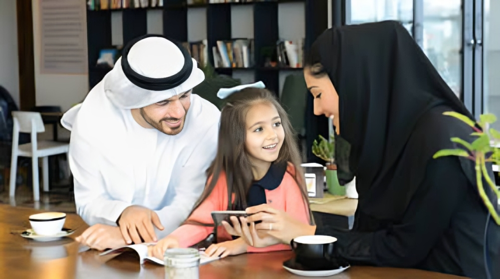 نصائح لتناول الطعام خارج المنزل مع طفلك من ذوي طيف التوحد